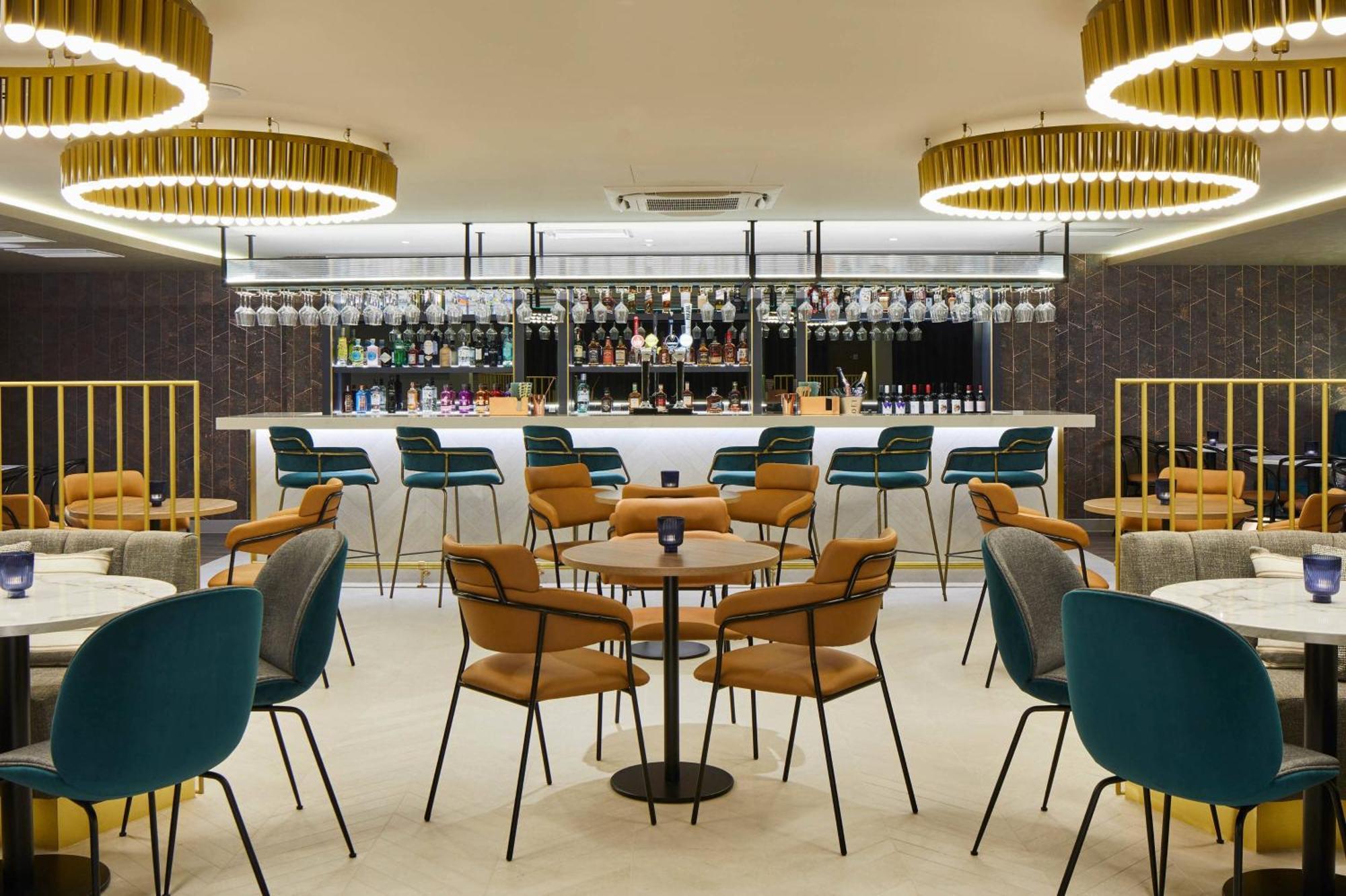 Hotel Courtyard By Marriott London Heathrow Airport Harlington  Exterior foto
