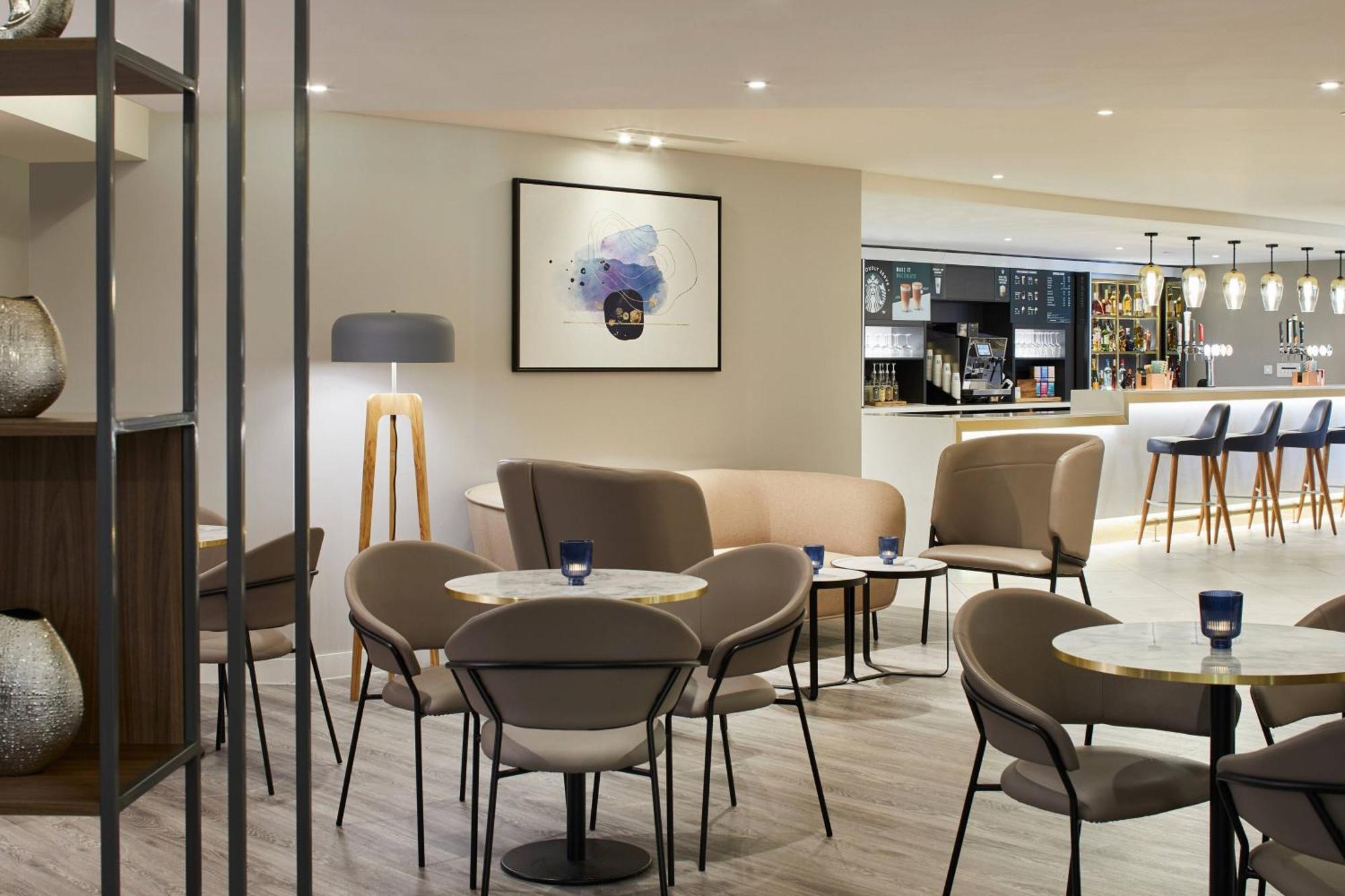 Hotel Courtyard By Marriott London Heathrow Airport Harlington  Exterior foto