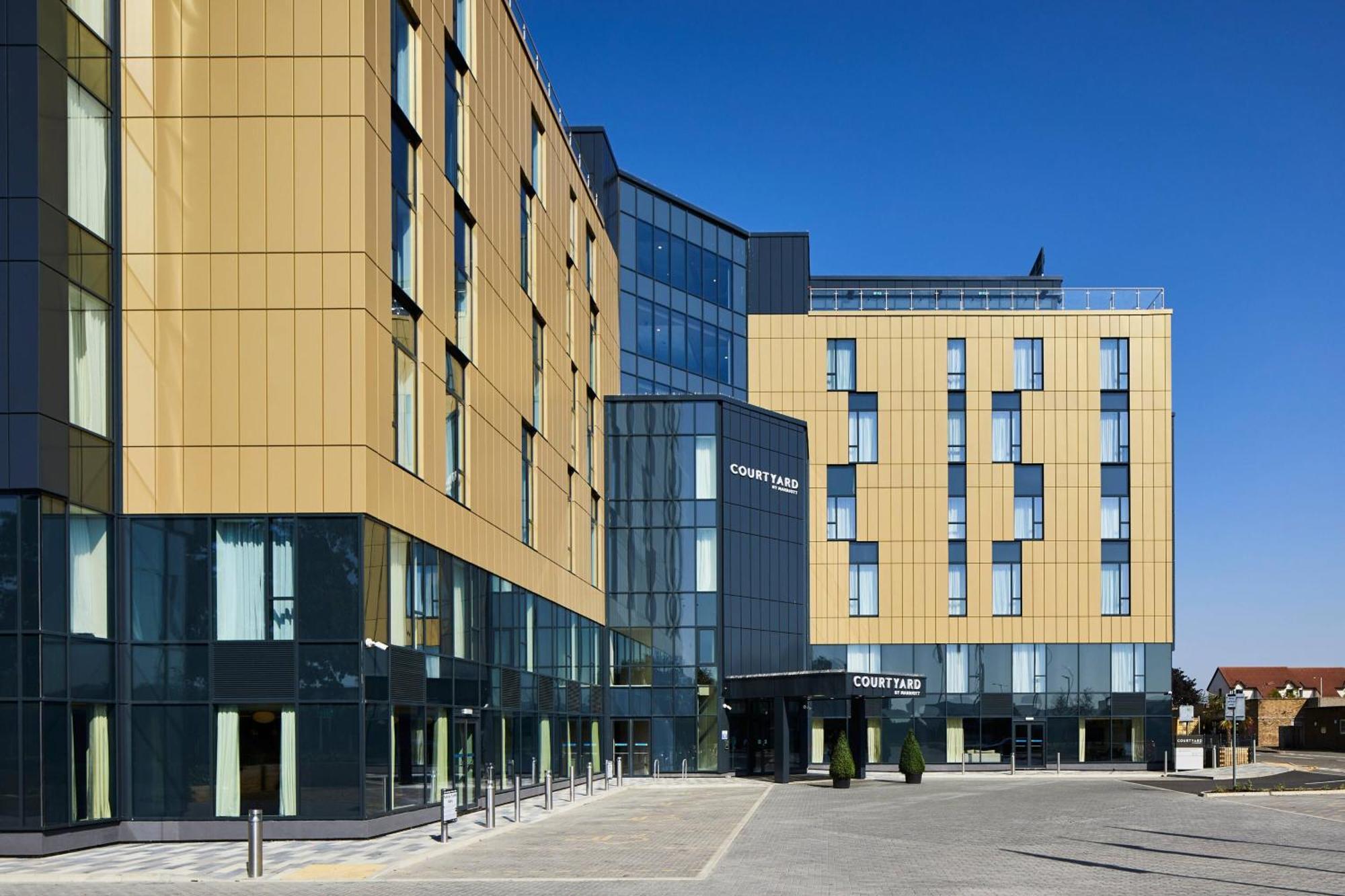 Hotel Courtyard By Marriott London Heathrow Airport Harlington  Exterior foto